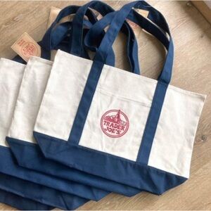 Lot 5 Trader Joe's tote Bag Canvas Navy Blue
White Size L 20.5×14 
New With Tag